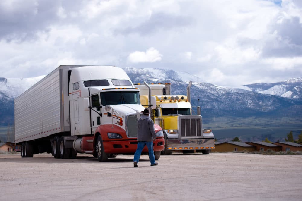 Planning to Become an OTR Trucker? Know These Packing Essentials