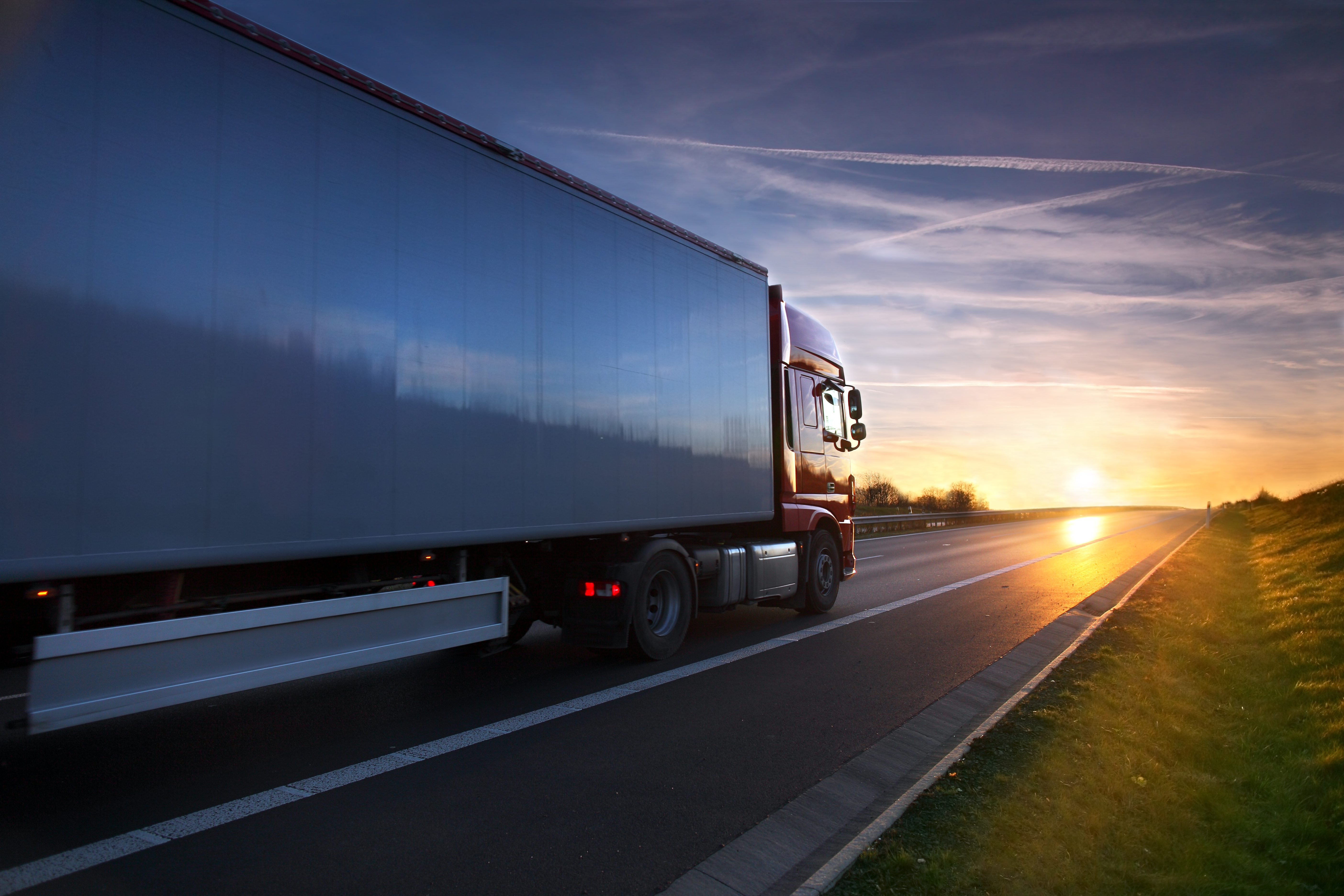 4 Great Reasons to Become a Truck Driver